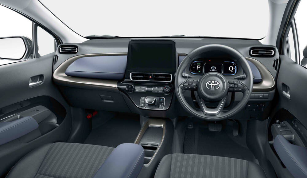 Toyota Aqua Car Price in Pakistan 2024 Interior, Exterior and Mileage