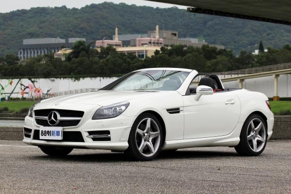 Mercedes Benz SLK Class Price in Pakistan Pros and Cons Overview specifications